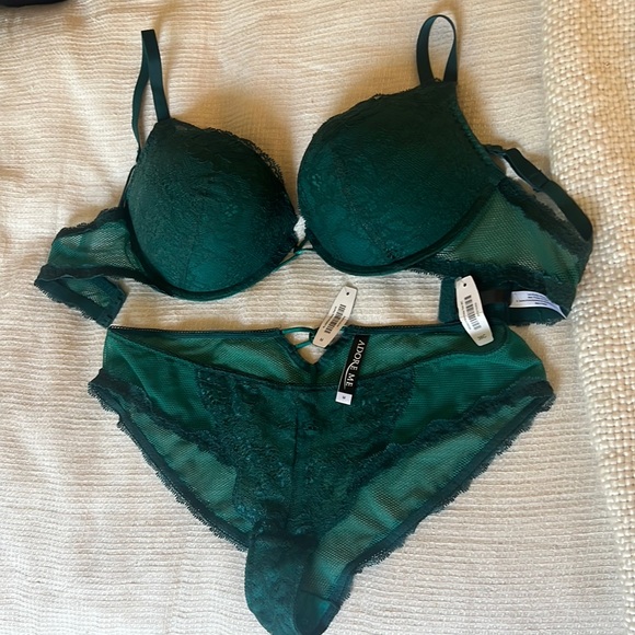 Adore Me Green Lace Bra + Panty Set - Picture 1 of 6